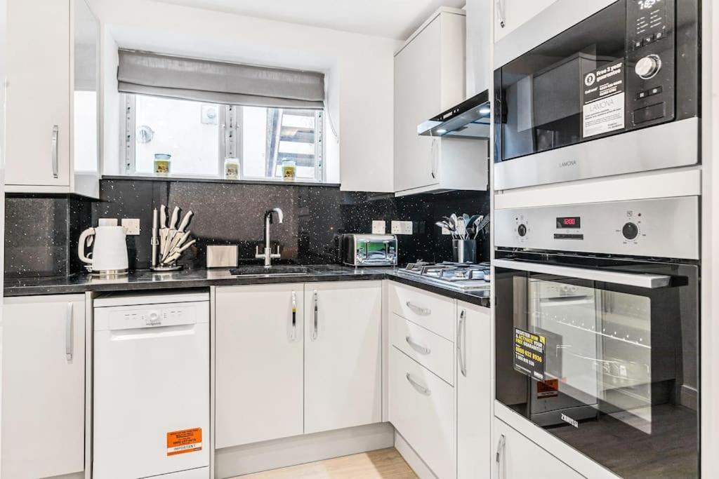 Luxstay Holland Park Apartment With Ac Londres Exterior foto