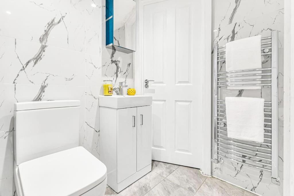 Luxstay Holland Park Apartment With Ac Londres Exterior foto